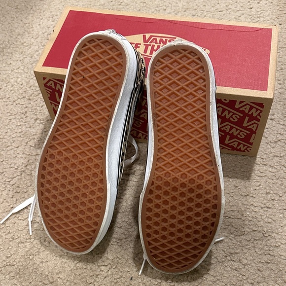 Vans Women's Leopard Print Sneakers - Picture 3 of 4